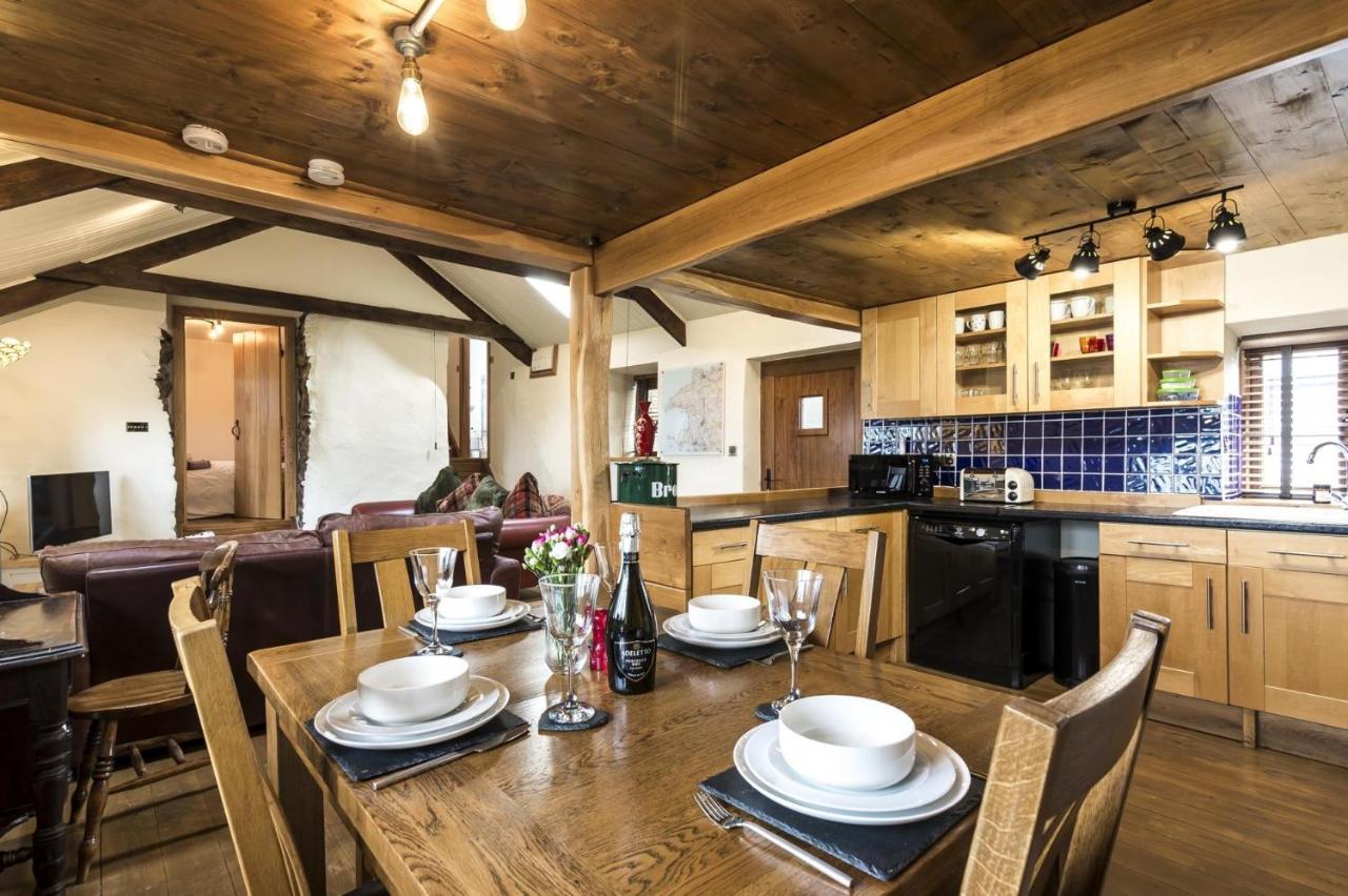 Foxglove - Luxurious Barn Conversion - Blossom Farm Johnston Exterior foto